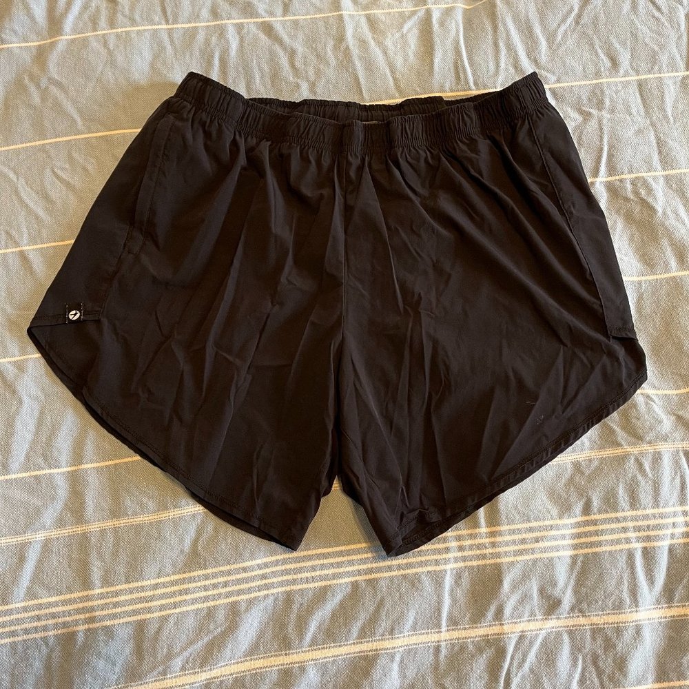 Oiselle long flyout shorts size 10, 6" inseam